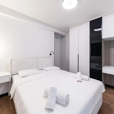 Aura Maris By Belmont Realty Apartmán