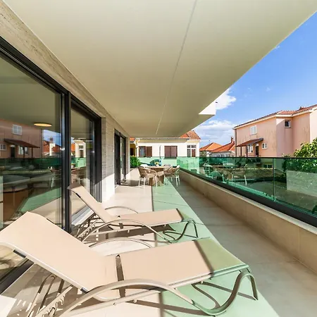 Aura Maris By Belmont Realty Apartmán