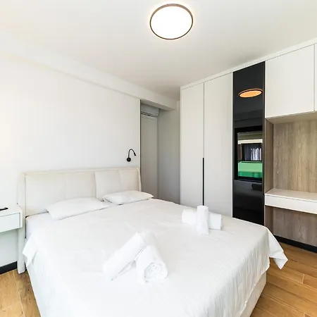 Aura Maris By Belmont Realty * 자다르