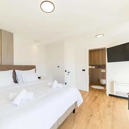 Aura Maris By Belmont Realty 아파트 *
